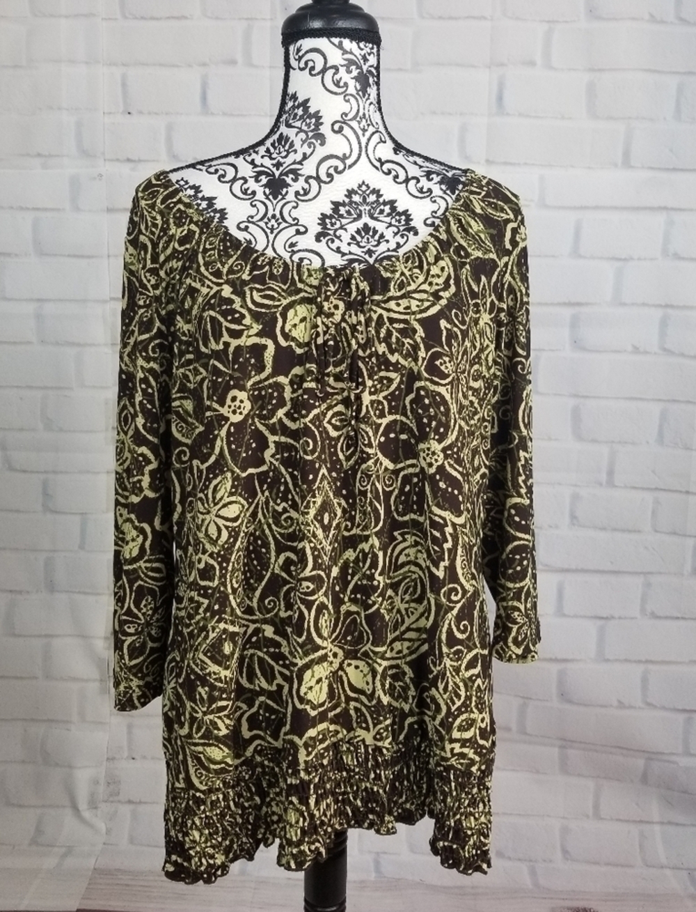 Susan Lawrence stretch knit floral print sz 1x top